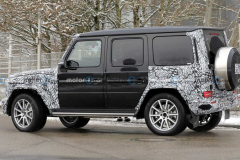 mercedes_g-class_facelift_spied_with_discreet_changes_09