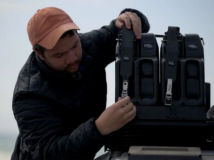 Front Runner Double Jerry Can Holder - Image 5
