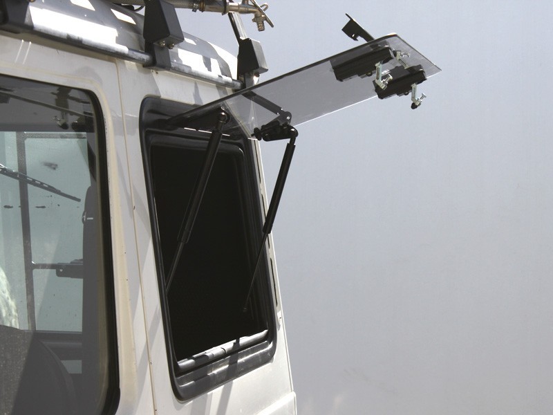 Front Runner Gullwing Window / Left Hand Side Glass - Image 4