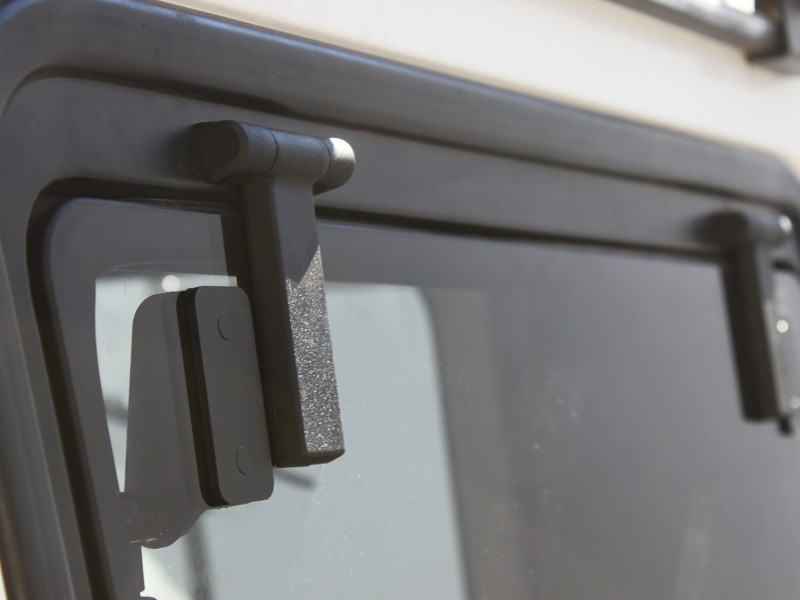 Front Runner Gullwing Window / Left Hand Side Glass - Image 7