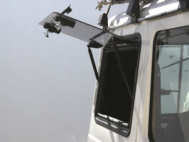 Front Runner Gullwing Window / Right Hand Side Glass - Image 2