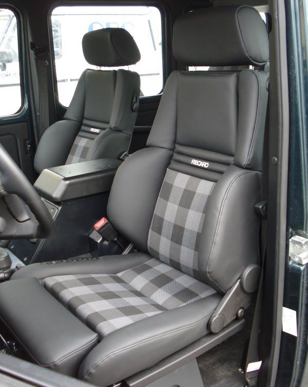 MERCEDES at the middle of the seat - extra charge for the version original fabric - Image 2