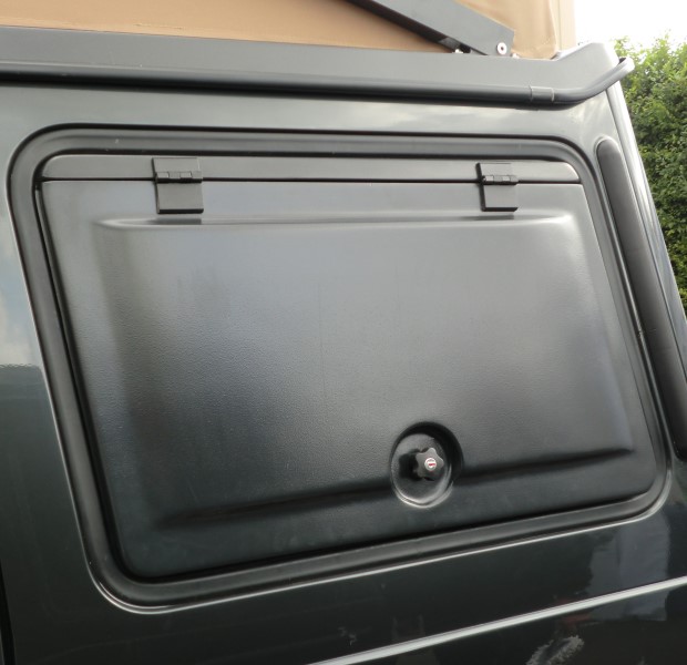 Mercedes G 5-doors (all models) right side rear window, GFK Side flap