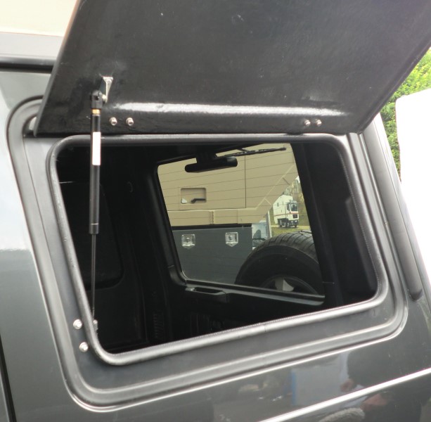 Mercedes G 5-doors (all models) right side rear window, GFK Side flap - Image 2