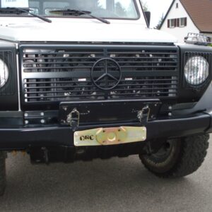Mercedes G to adapt a Variobloc adapter for bolt coupling in front bumper
