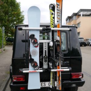 Gringo ski- and snowboard carrier for the spare wheel