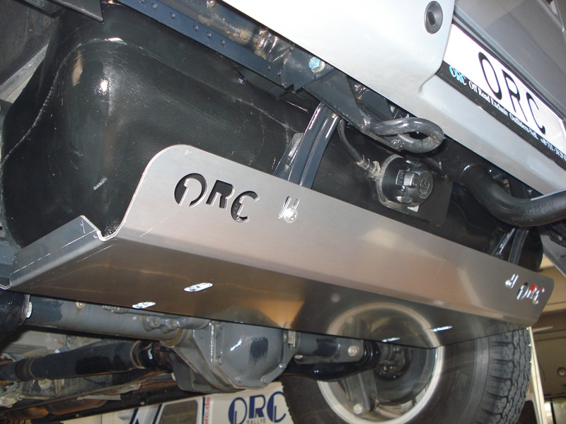 Tank protection alloy for Mercedes G with plastic tank