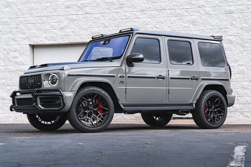 Urban Automotive Carbon OEM Front Skid Plate for 2019–2024 G-Wagon AMG G63 4×4² - Image 2