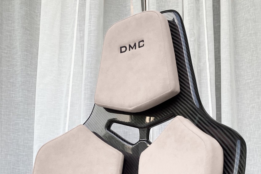 DMC Carbon Fiber Race Seat – Precision, Performance, and Bespoke Craftsmanship